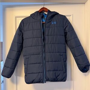 Brand new Under Armour Boys reversible Navy Puffer Jacket with Hood